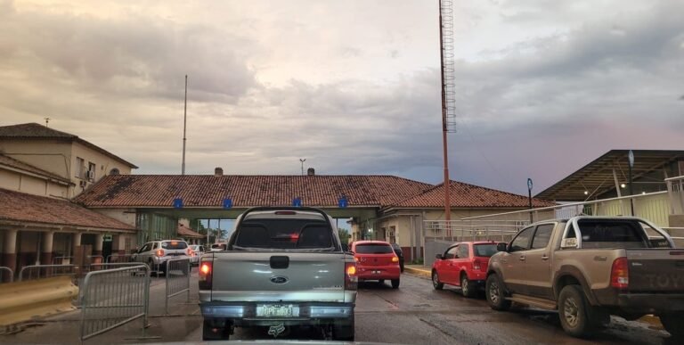 auto cruzando frontera brasil argentina
