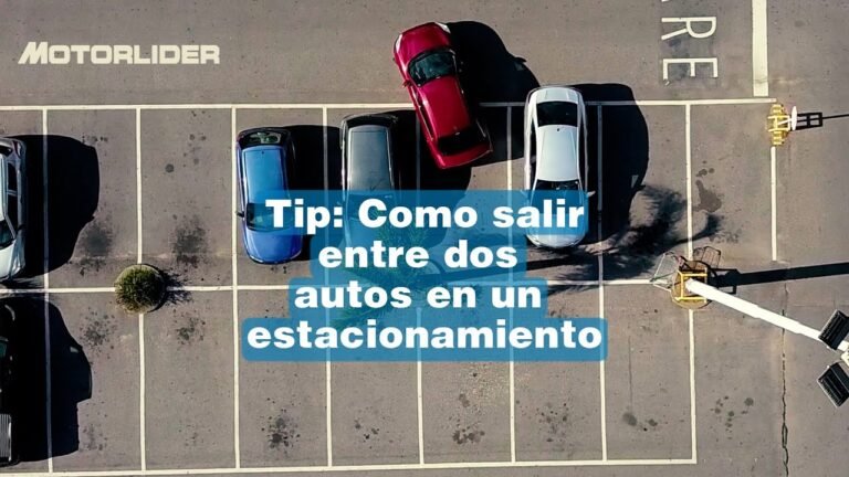 Cómo estacionar entre dos autos sin choques ni rayones 14 auto estacionando entre dos vehiculos