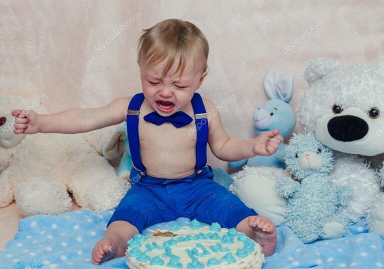 Dónde conseguir un disfraz de bebé llorón para fiestas y Halloween 27 bebe disfrazado llorando en una fiesta