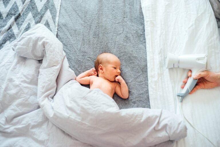Qué beneficios tiene el sonido blanco para ayudar a dormir a los bebés 12 bebe durmiendo con sonido blanco de fondo