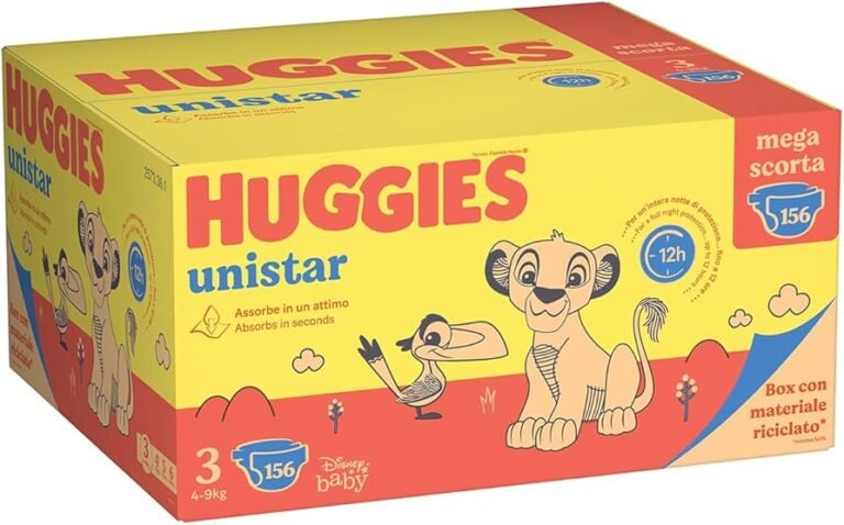bebe feliz usando panales huggies amarillos