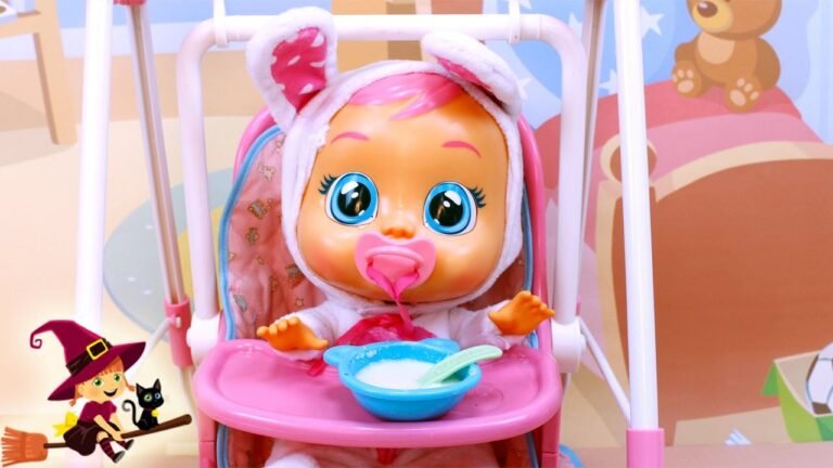 Por qué un juguete para bebé que llora es una buena opción 28 bebe jugando con un juguete que llora