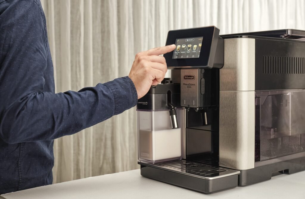 Qué características y opiniones tiene la cafetera Oster espresso y cappuccino