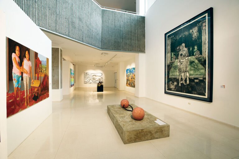 Qué es el catálogo de arte con arte y cómo acceder a él 15 catalogo de arte en una galeria moderna