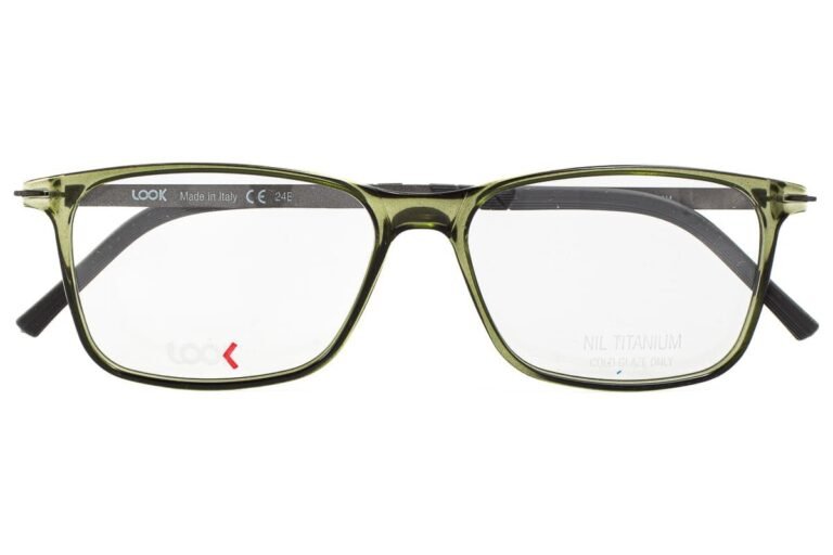 clip on anteojos sobre fondo neutro