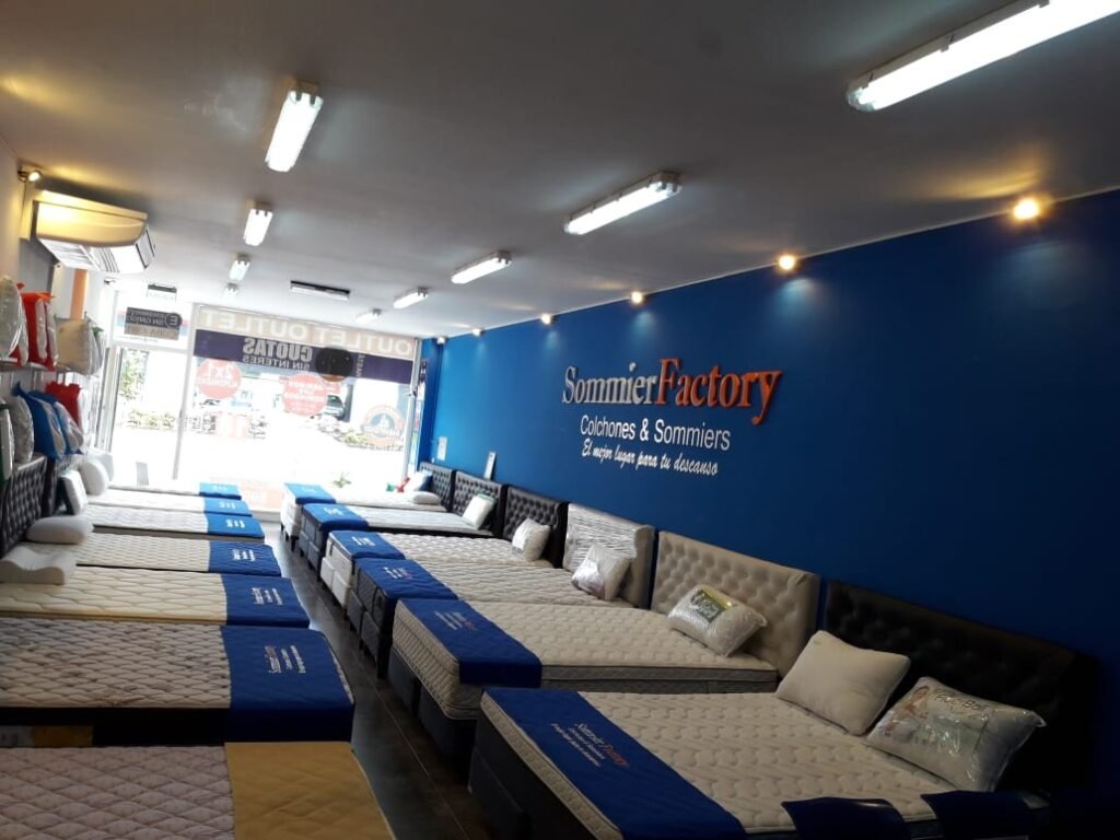 Qué opciones ofrece Azul Colchones & Sommiers en Villa María, Córdoba 1 colchones y sommiers en exhibicion