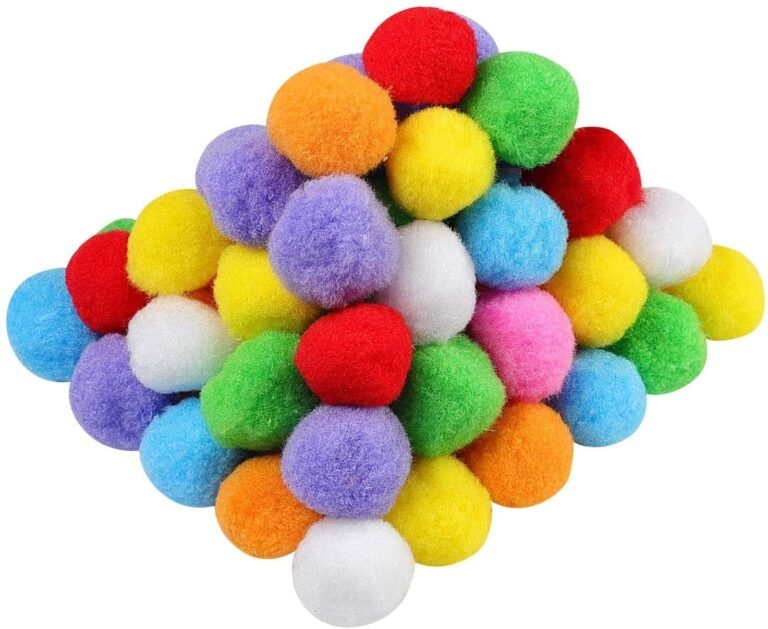 Qué es el Pom Pom en Río Grande y por qué es tan popular 29 coloridos pom poms en un mercado artesanal