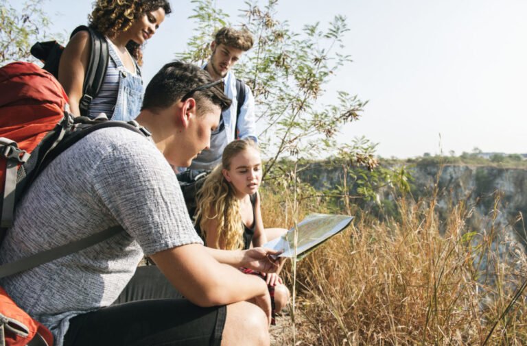 diversas actividades al aire libre en camping