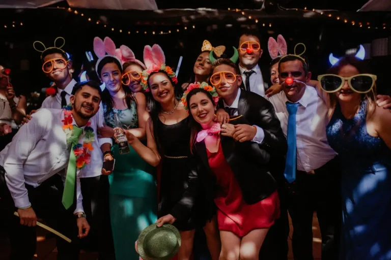 Dónde comprar cotillón en Villa María, Córdoba 25 fiesta colorida con decoraciones de cotillon