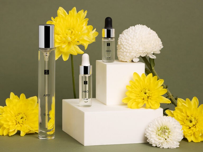 Qué hace especial a Tom Ford Soleil Blanc en fragancias 12 frasco de perfume en ambiente veraniego