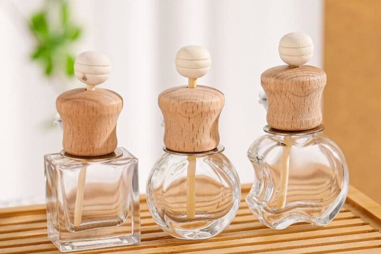 frascos de perfumes elegantes y diversos