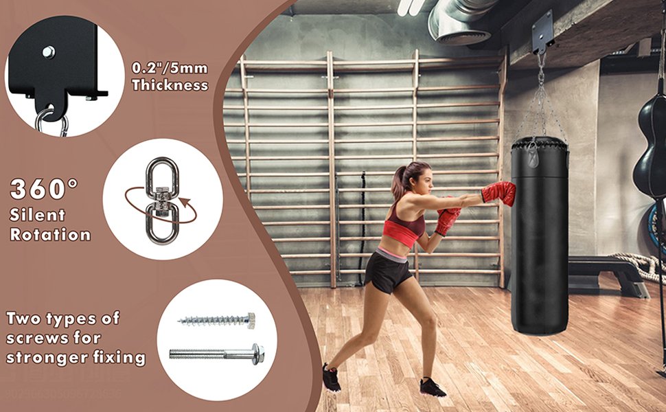 gancho resistente con bolsa de boxeo colgando