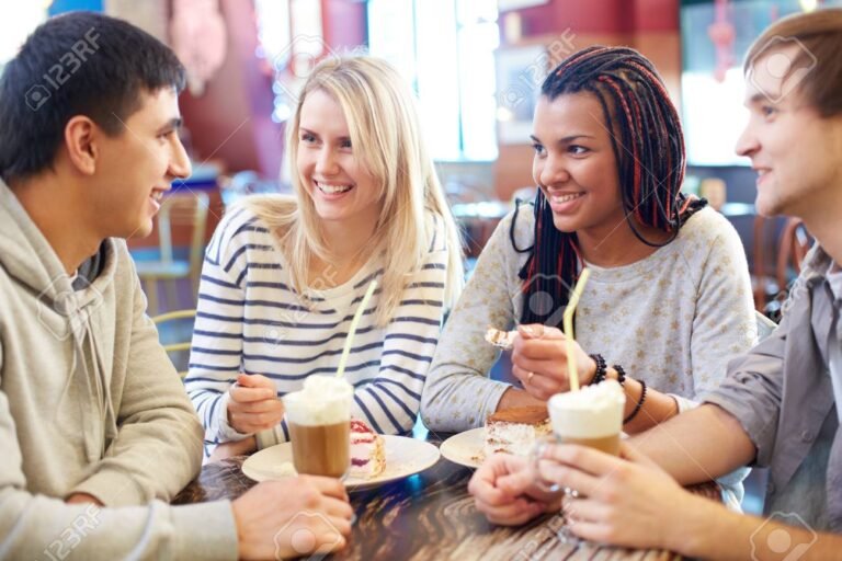 grupo de amigos riendo en un chat