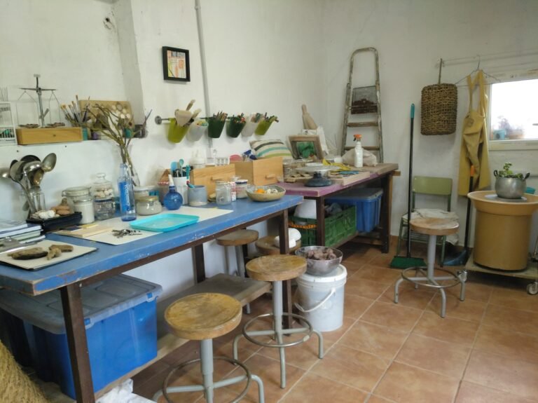 Dónde puedo encontrar hornos para cerámica usados a buen precio 2 horno de ceramica en un taller artistico