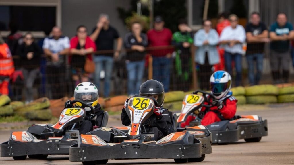 Cómo jugar y mejorar en Go Kart Go Turbo