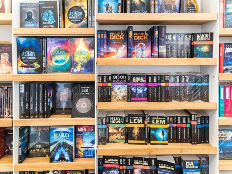 libros de ciencia ficcion en una estanteria
