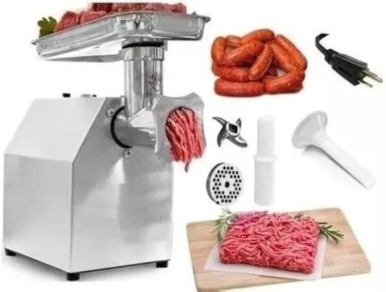 maquina de moler carne en accion