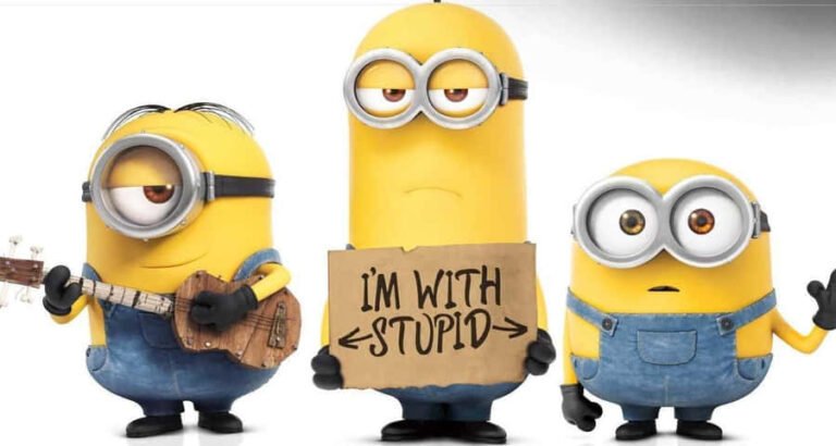 minions en accion con disfraces divertidos