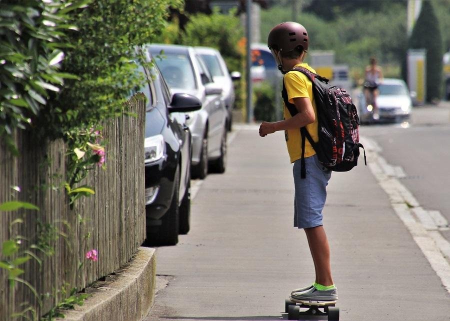 Qué características tiene una mochila con porta skate ideal