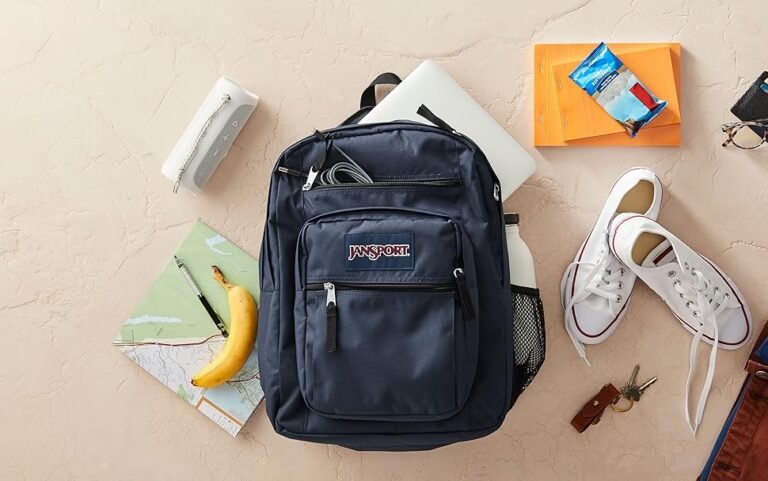 Qué características tiene la mochila Jansport Big Student 10 mochila jansport big student en uso