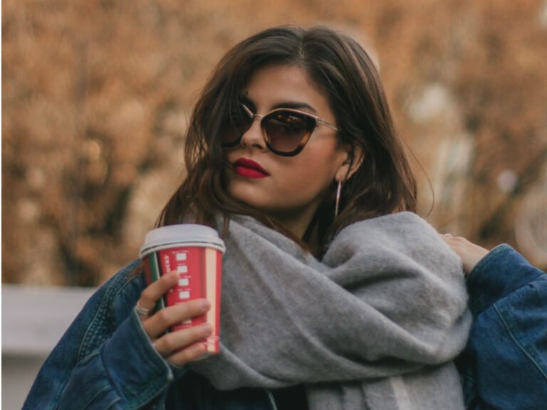 Dónde encontrar los mejores modelos de gafas Ray-Ban Cat Eye 22 mujer usando gafas ray ban cat eye