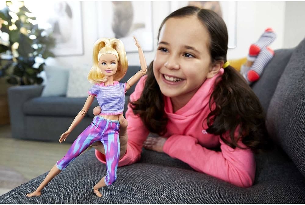 Qué características tienen las muñecas Barbie Made to Move