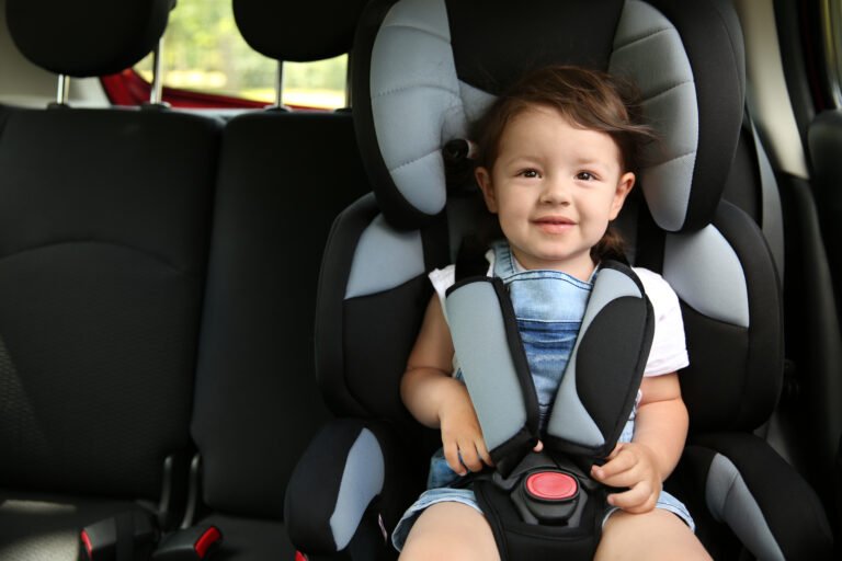 Qué edad máxima debe tener un niño para usar un booster en el auto 30 nino usando un booster en un auto