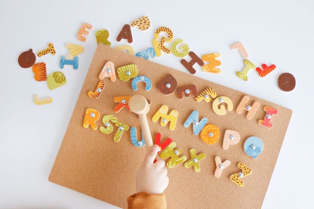 Qué actividades divertidas puedo hacer con el abecedario para niños