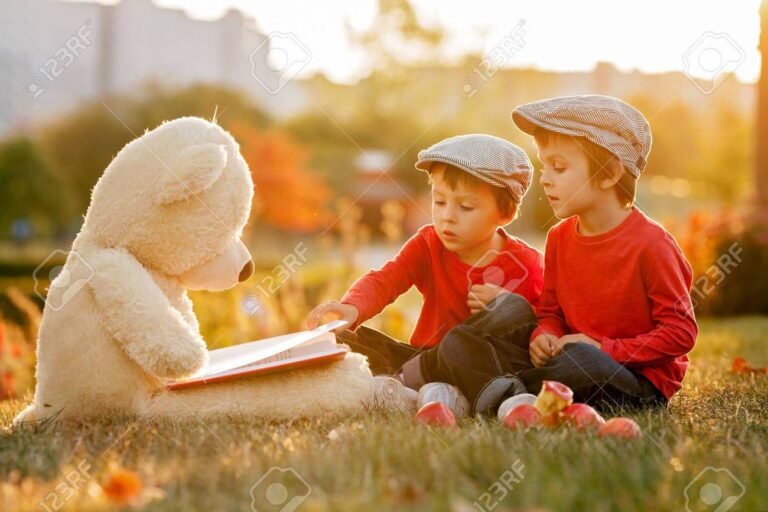 Dónde puedo comprar peluches de Adopt Me de forma online 1 ninos jugando con peluches adorables