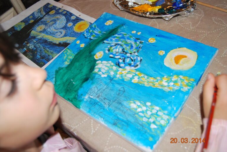 Qué actividades divertidas sobre Van Gogh son ideales para niños 8 ninos pintando al estilo de van gogh