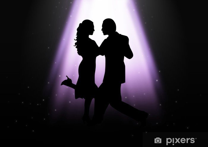 pareja bailando bajo luces suaves