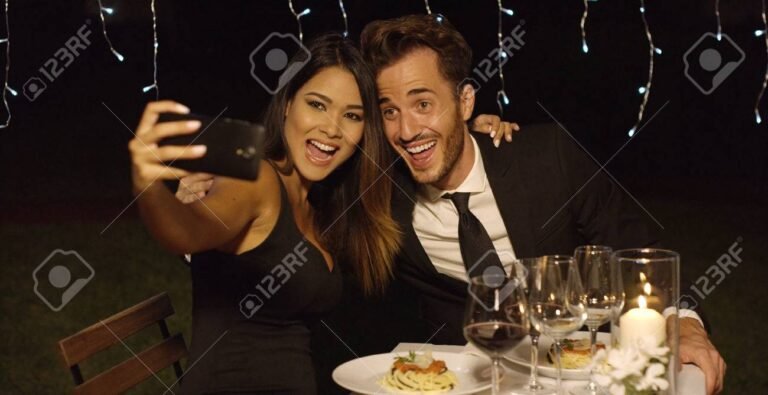 Cuánto cobra una sugar baby en Argentina por sus servicios 7 pareja disfrutando de una cena elegante