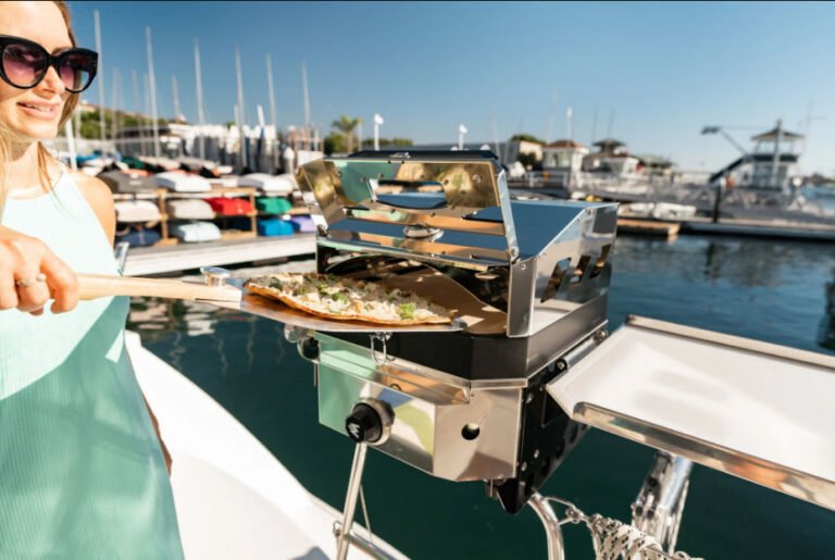 parrilla a gas en un entorno marino