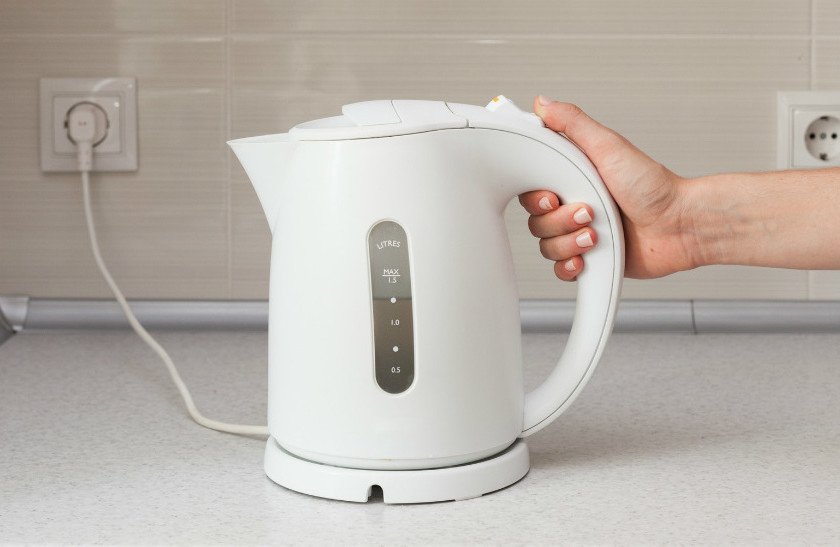 Por qué mi pava eléctrica se apaga antes de hervir el agua