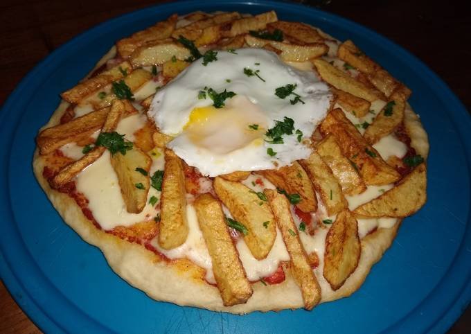 Es posible preparar una pizza con huevo frito y papas fritas 8 Es posible preparar una pizza con huevo frito y papas fritas