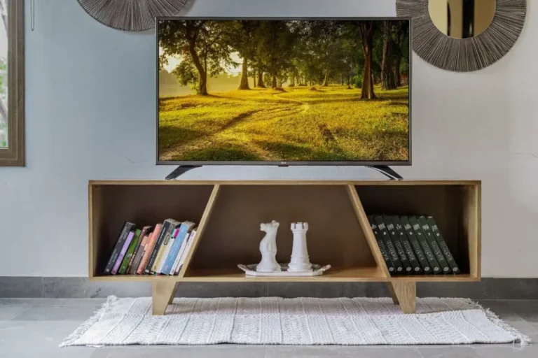 rack moderno para tv en ambiente acogedor