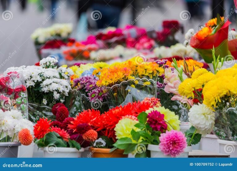 Dónde comprar flores que abren los domingos en Argentina 9 ramo de flores coloridas en un mercado