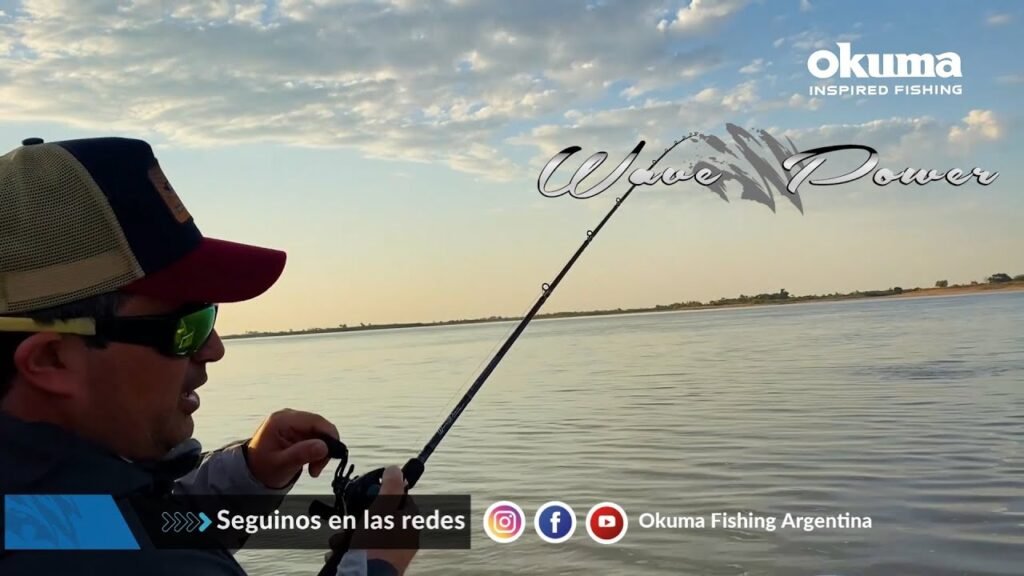 reel de pesca okuma en accion