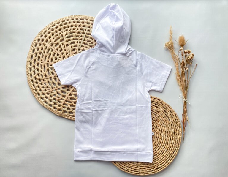 remeras de manga corta con capucha