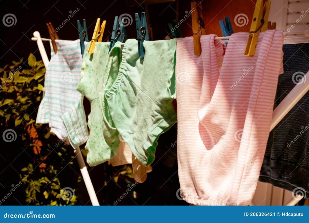 Cómo debo lavar la ropa de un bebé recién nacido correctamente