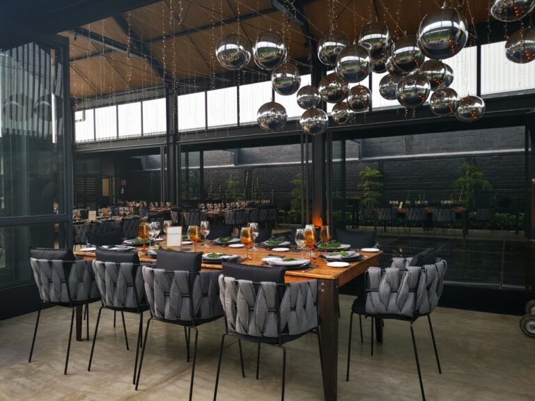 Qué nombres creativos puedo utilizar para mi salón de eventos 11 salon de eventos elegante y moderno