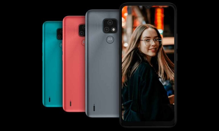 smartphone motorola con huella digital destacada