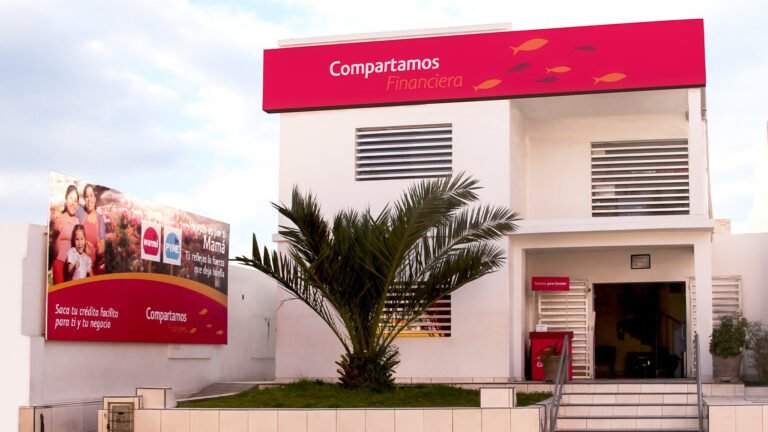 Qué servicios ofrece Santander Río en Ramos Mejía 30 sucursal bancaria moderna en ramos mejia