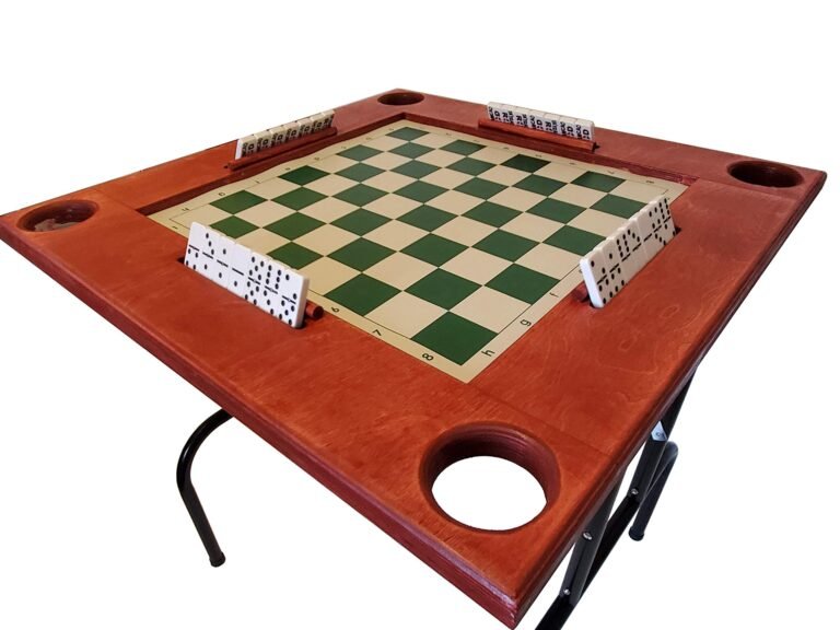 tablero de domino con piezas en juego