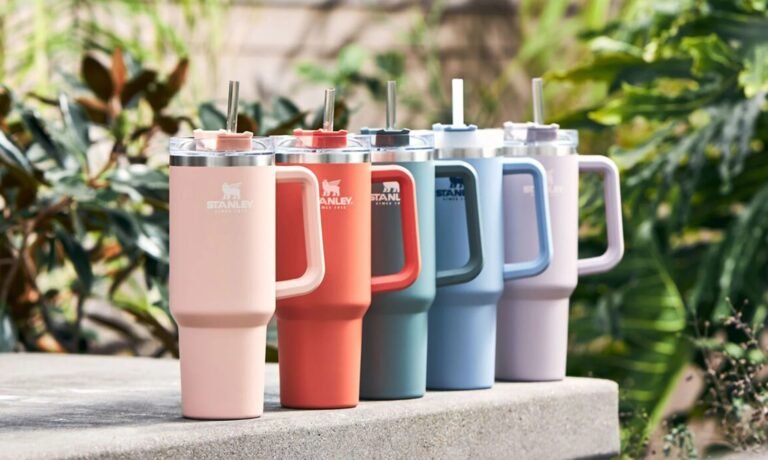 termo stanley con bebidas refrescantes