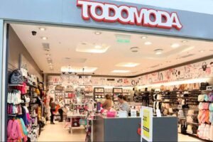 tienda todo moda en un centro comercial