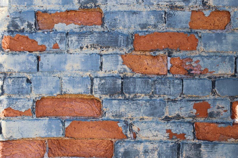 Qué significa la expresión "thick as a brick" en inglés 1 un ladrillo grueso sobre un fondo neutro