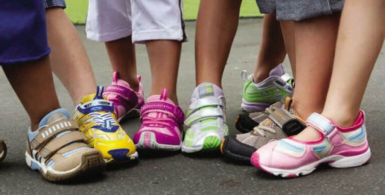 Qué opciones de calzado para bebés y niños se pueden comprar al por mayor 19 variedad de calzado infantil colorido