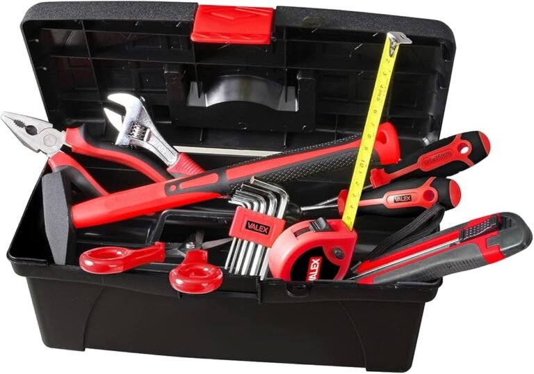 variedad de herramientas en un maletin negro