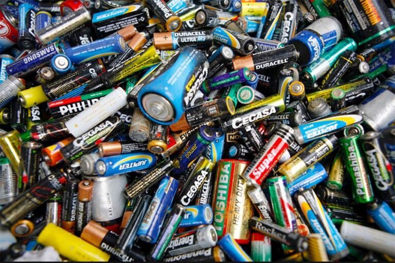 Qué servicios y productos ofrece Todo en Pilas Centro en Argentina 24 variedad de pilas y baterias en exposicion